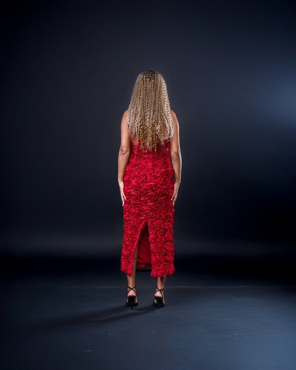 Robe midi à fleurs 3D rouge carmin - Collection Bloomingdale